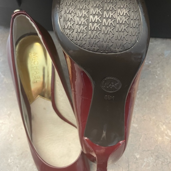 Michael Kors Wine Heels - Picture 6 of 6